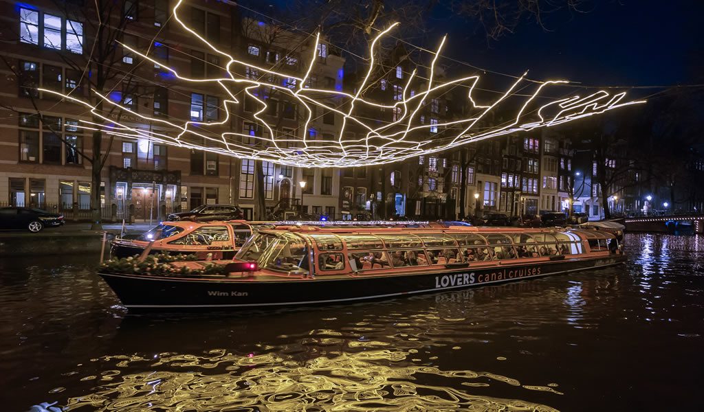 Rondvaart tijdens Amsterdam Light Festival